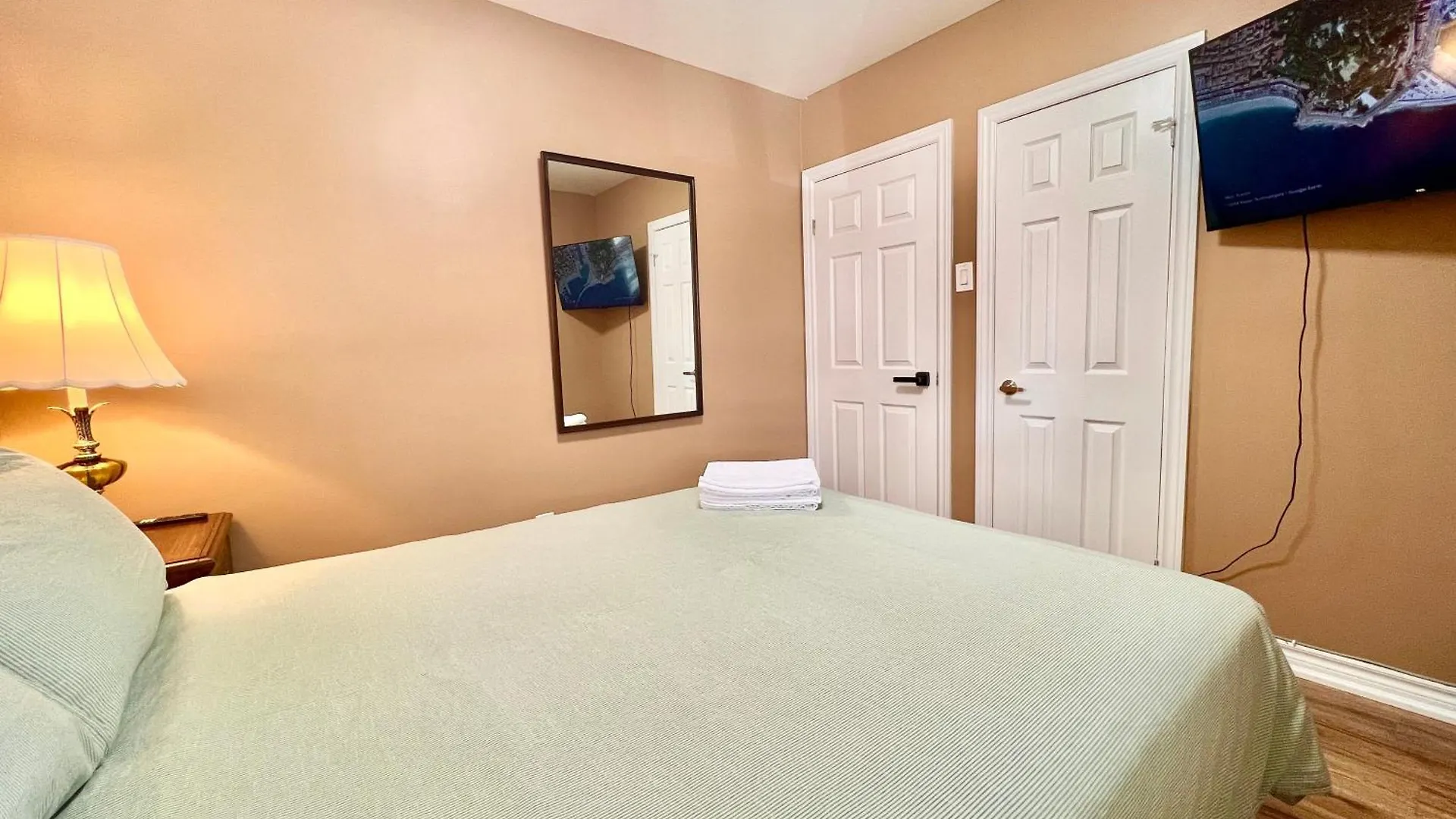 Séjour chez l'habitant Newly Renovated Detached Home Near Finch Subway Station Toronto