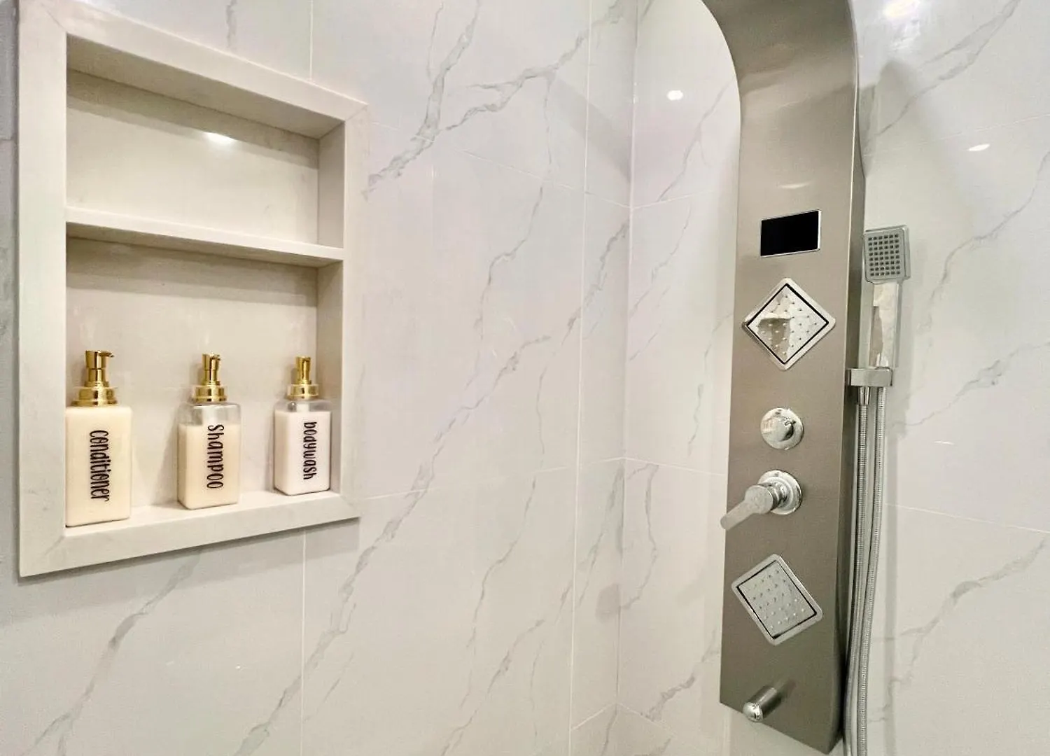 Séjour chez l'habitant Newly Renovated Detached Home Near Finch Subway Station Toronto